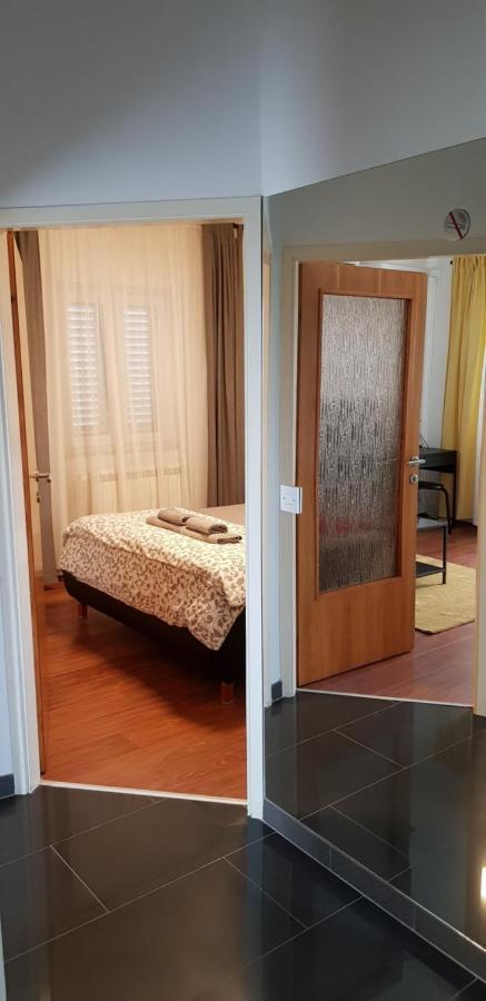 Apartman I Studio Apartman Majoli Kukuljanovo エクステリア 写真