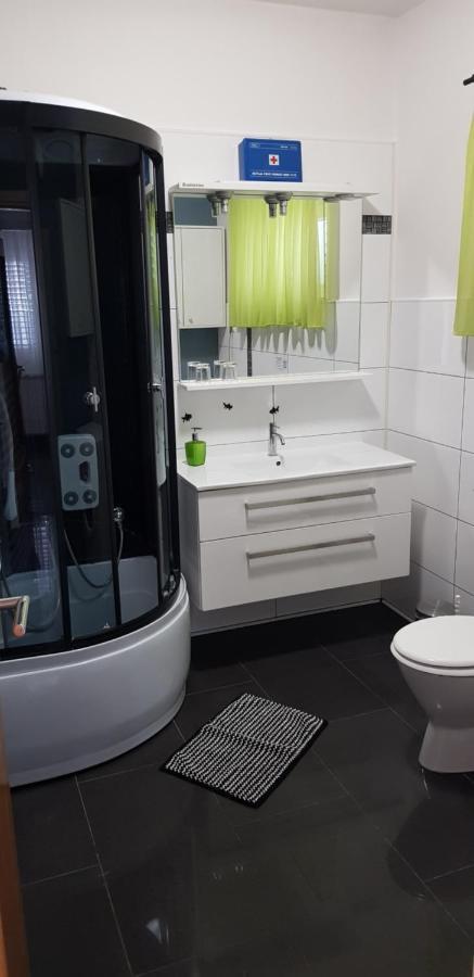 Apartman I Studio Apartman Majoli Kukuljanovo エクステリア 写真